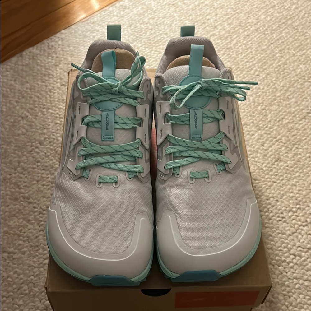 Women’s Altra Lone Peak 7 Wide size 9.5 NWT
